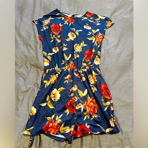 Short sleeve, floral pattern romper